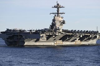 Největší letadlová loď světa, americká USS Gerald R. Ford, dorazila do Karibského moře. Míří k Venezuele - Novinky